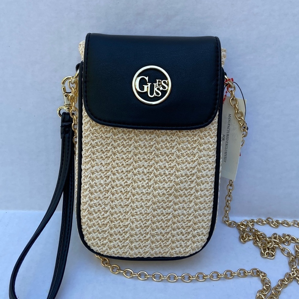 New GUESS Straw Crossbody/Wristlet Case Bag